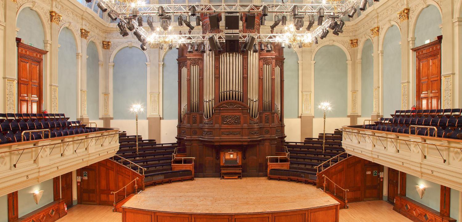 The Father Willis organ in Reading Town Hall.