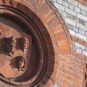 Reading coat of arms on Town Hall exterior